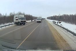 В Пензенской области столкнулись фургон Mercedes и Lada Kalina В Пензенской области столкнулись фургон Mercedes и Lada Kalina