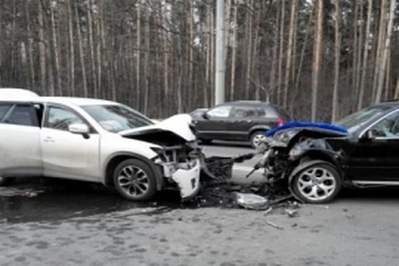 В Пензе на ул. Окружной столкнулись 6 автомобилей