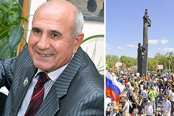 Пензенец Н. Коньков дважды добровольно золотил ветвь на памятнике Победы