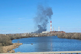 В Пензе на Аустрина горит склад на 900 кв метров
