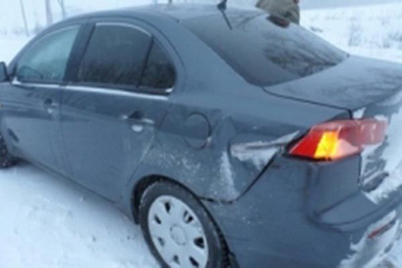 В Кузнецком районе во время снегопада столкнулись шесть авто