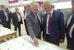 Губернатор осмотрел обновленный автоматно-механическим цех Нижнеломовского электромеханического завода
