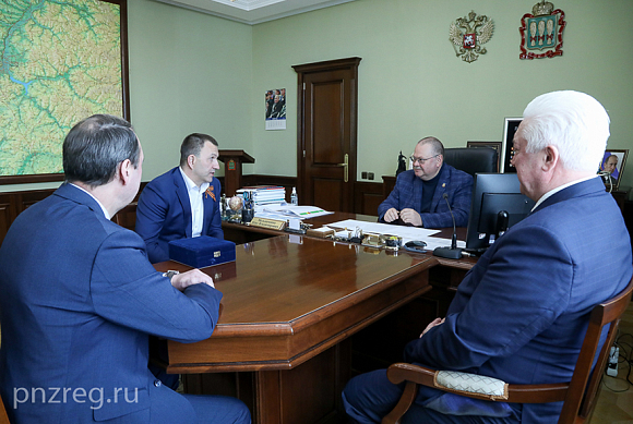 Мельниченко обсудил с главой Российского союза молодежи проведение в Пензе форума волонтеров