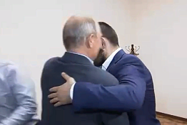 Владимир Путин встретился с Хабибом Нурмагомедовым