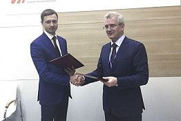 Белозерцев в Петербурге договорился об инвестициях в соцпроекты Белозерцев в Петербурге договорился об инвестициях в соцпроекты