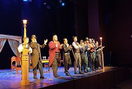 Театр «Кириллица» показал в Пензе юбилейный спектакль «Игроки»