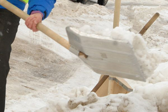 Родители детей, убиравших снег, встали на защиту директора школы с. Дубровки