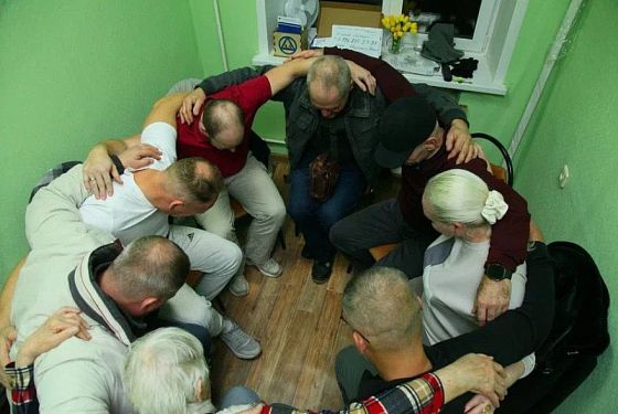 «Надежда» есть: истории исцеления в пензенском сообществе анонимных алкоголиков