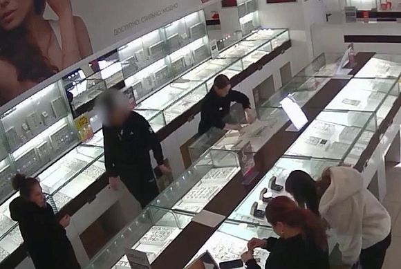 Пензенца подозревают в грабеже ювелирного магазина