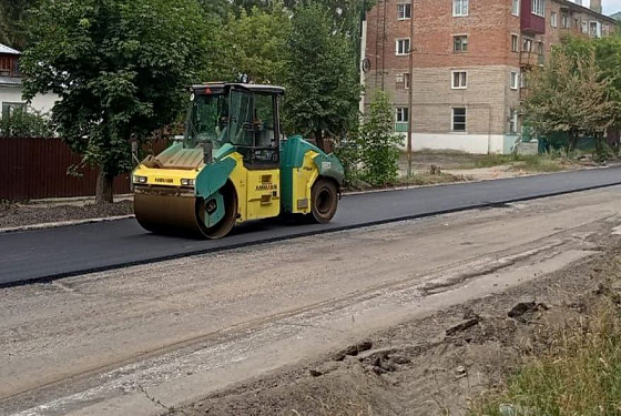 В Сердобске начали асфальтировать дорогу на улице Комсомольской