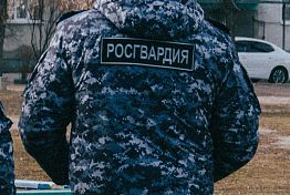 Пензенские росгвардейцы нашли лежащую на земле пенсионерку Пензенские росгвардейцы нашли лежащую на земле пенсионерку