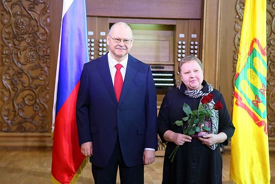 В Пензе наградили более 60 выдающихся женщин