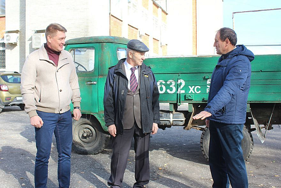 Пенсионеры из Лунино передали свой грузовой уазик в зону СВО