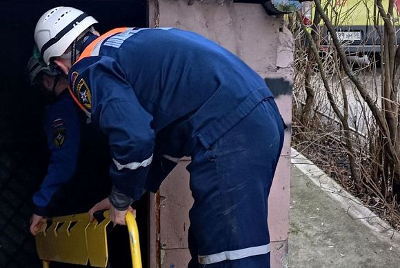 В Пензе спасатели помогли упавшей в подвал пенсионерке