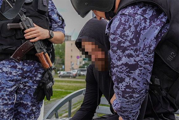 Пензенец устроил дебош в ресторане фаст-фуда и уснул за столиком