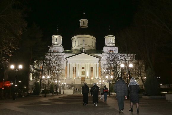 В Пасхальную ночь Спасский собор посетили 4 тысячи человек
