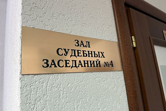 В Кузнецком районе девушка скончалась, прокатившись на капоте автомобиля