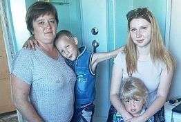 Депутат помог многодетной семье Малосердобинского района