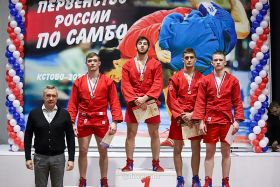 Илья Затылкин завоевал «серебро» первенства России по самбо