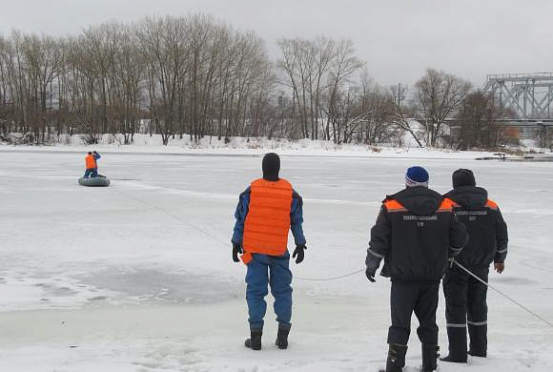 В Пензе на Суре обнаружено вмерзшее в лед тело мужчины