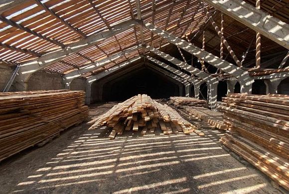 В Бековском районе начальник признал вину в падении плотника с высоты