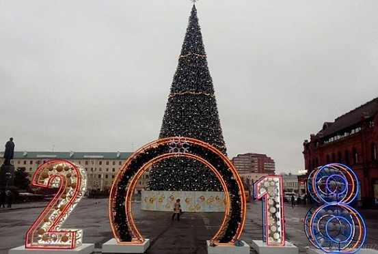 В Пензе на площади Ленина появилась инсталляция «2018»