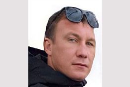 В Пензе разыскивают высокого мужчину в штанах с белыми лампасами В Пензе разыскивают высокого мужчину в штанах с белыми лампасами