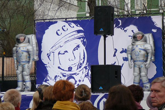В пензенском НИИФИ отметили юбилей и День космонавтики