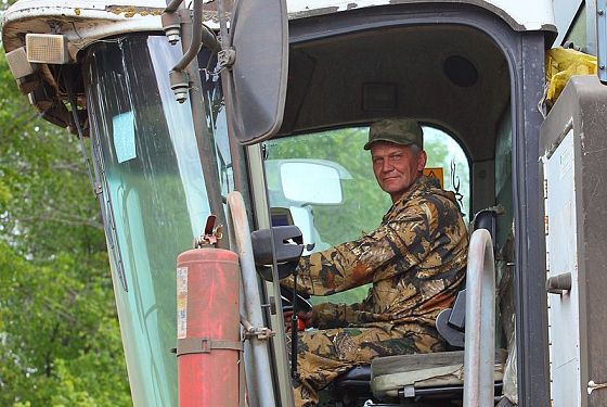 Мельниченко поручил усилить контроль за состоянием посевов