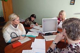 В Железнодорожном районе принимают заявления на путевки в лагеря В Железнодорожном районе принимают заявления на путевки в лагеря