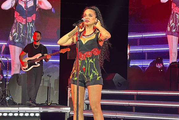 Певица Слава отменяет концерты после скандала в Пензе