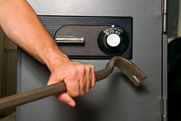 В Кузнецке грузчик убил сторожа, который мог помешать ему обчистить сейф