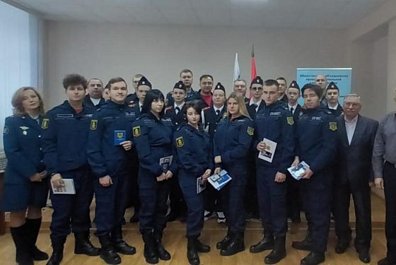 Бойцы отряда «Тигр» Заречного приведены к присяге