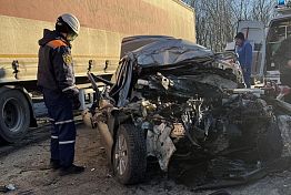 Тело зажатого после ДТП под Пензой водителя вытаскивали спасатели Тело зажатого после ДТП под Пензой водителя вытаскивали спасатели