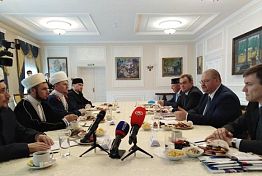 Мельниченко встретился с руководителями мусульманских религиозных объединений Мельниченко встретился с руководителями мусульманских религиозных объединений