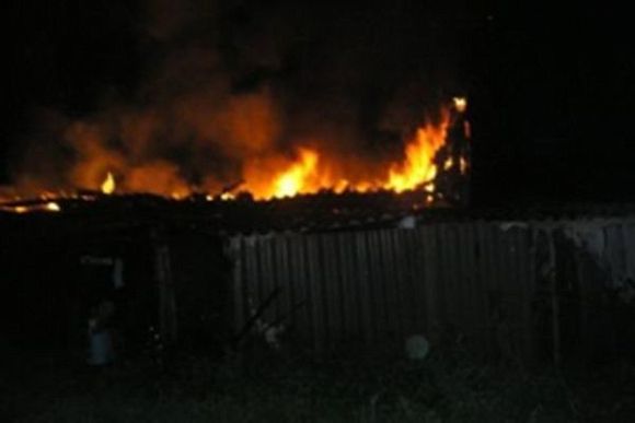 В Колышлейском районе сгорели надворные постройки
