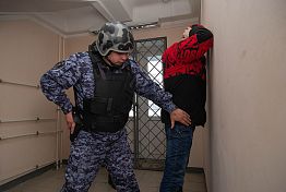 Пензенец избил жену за попытку уйти из дома Пензенец избил жену за попытку уйти из дома