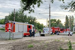 В Пензе 42 огнеборца выезжали на вызов о горящем холодильнике В Пензе 42 огнеборца выезжали на вызов о горящем холодильнике