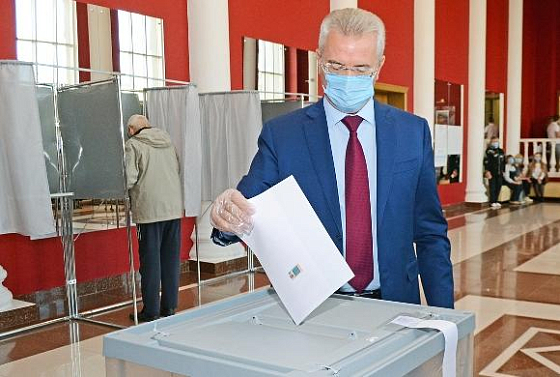 Иван Белозерцев проголосовал на выборах губернатора на участке №67