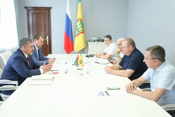 Губернатор встретился с гендиректором сельхозпредприятия из Беларуси