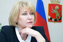 Тамара Павлуткина:  Иван Белозерцев видит глобально, крупно, и в то же время не упускает детали