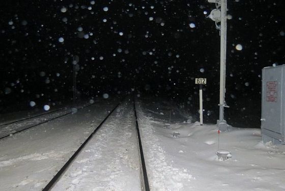 В Тамале 42-летняя женщина погибла под электропоездом