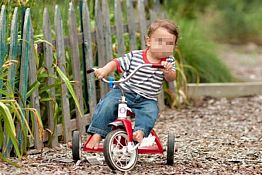 3-летний кузнечанин, оставшись один, уехал на велосипеде от дома на 2 км 3-летний кузнечанин, оставшись один, уехал на велосипеде от дома на 2 км