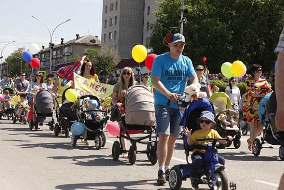 День города-2016 в Заречном: парад колясок, торжественное шествие, концерт