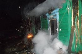 В Каменке срубовый дом тушили 10 спасателей
