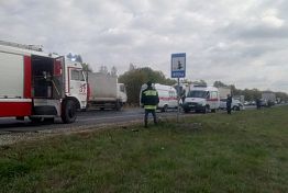 Под Н. Ломовом в столкновении с фурой пострадали водитель и пассажиры легковушки Под Н. Ломовом в столкновении с фурой пострадали водитель и пассажиры легковушки