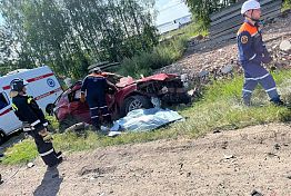 Появились фотографии с места смертельной аварии в Богословке