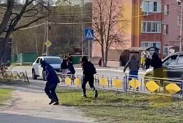 Соцсети: поджигающие сухую траву подростки оскорбили пензячку Соцсети: поджигающие сухую траву подростки оскорбили пензячку