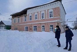 Прокуратура проводит проверку после обрушения части здания в Спасске
