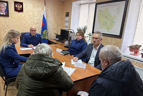 Жители Вадинского района пожаловались прокурору на отсутствие газа